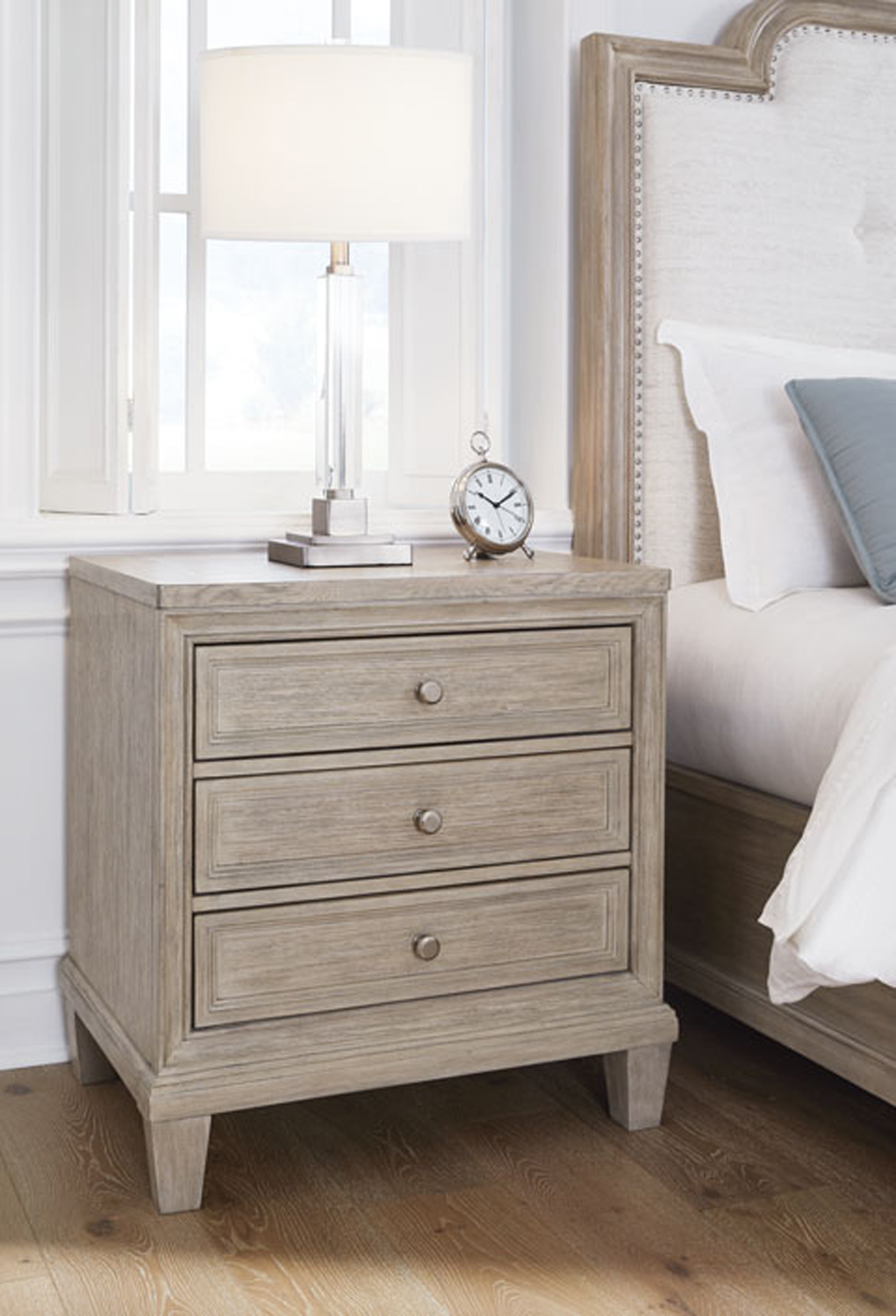 Jorlaina 2 Night Stand