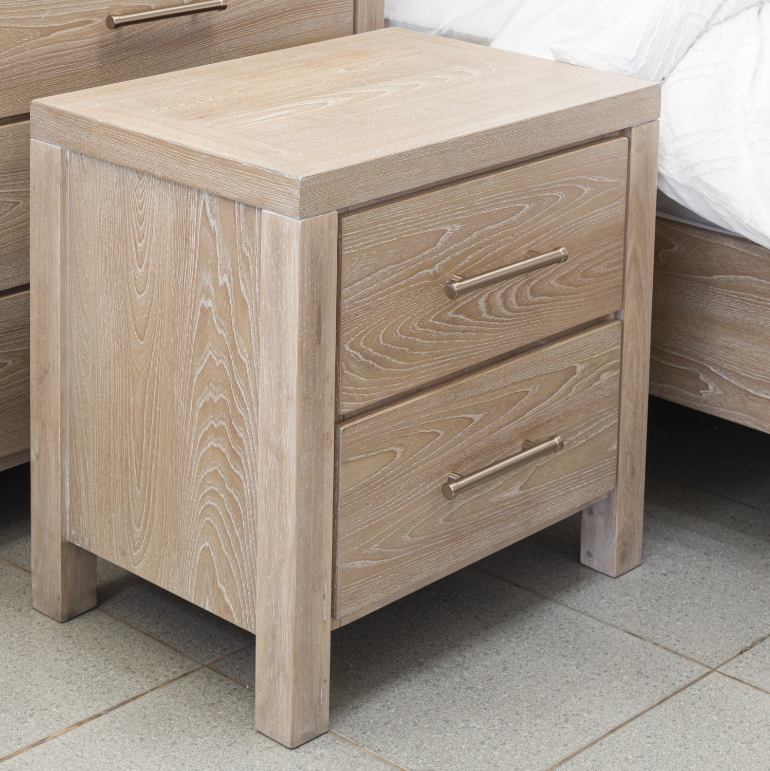 Yalinton King Night Stand