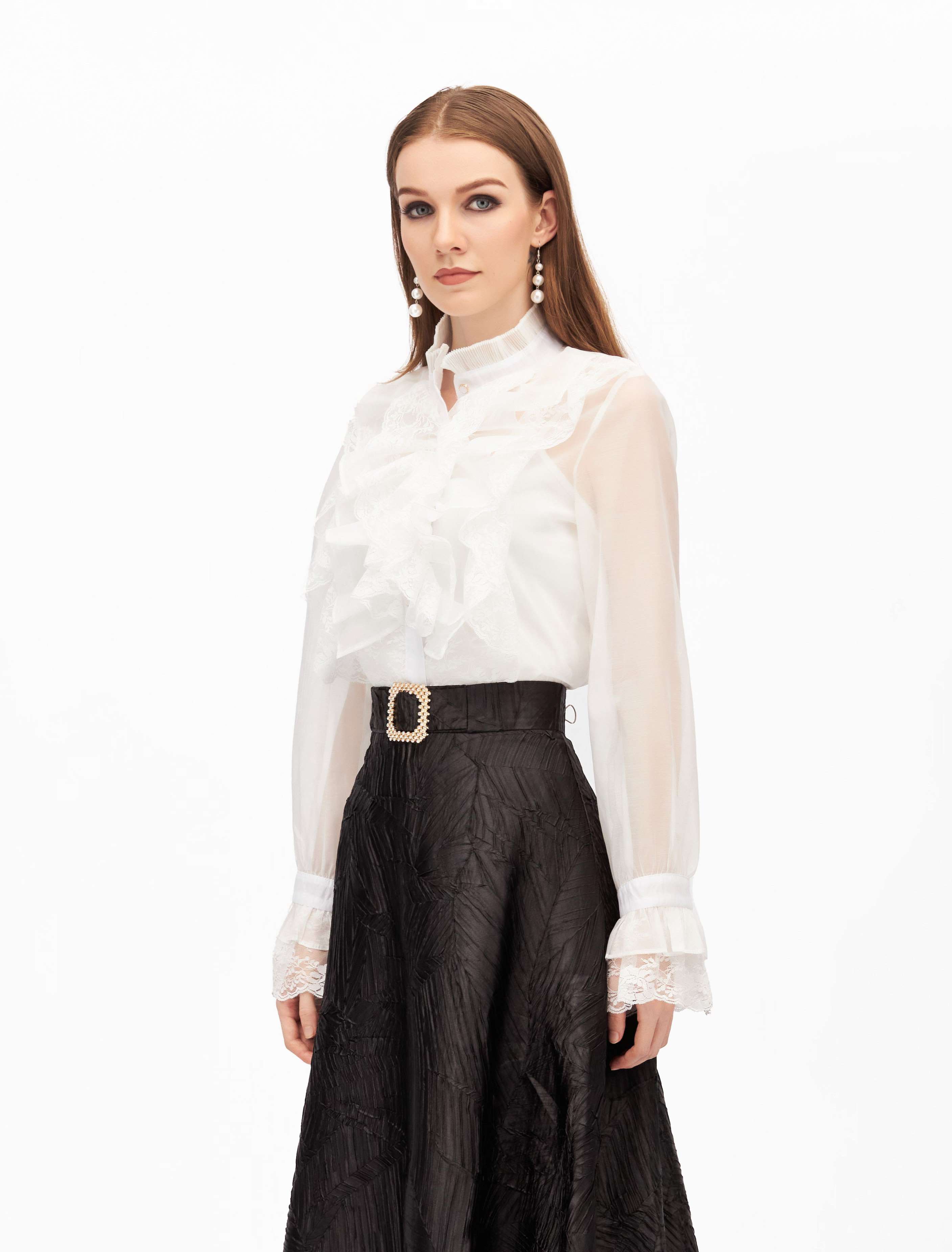 بلوزة كارمن