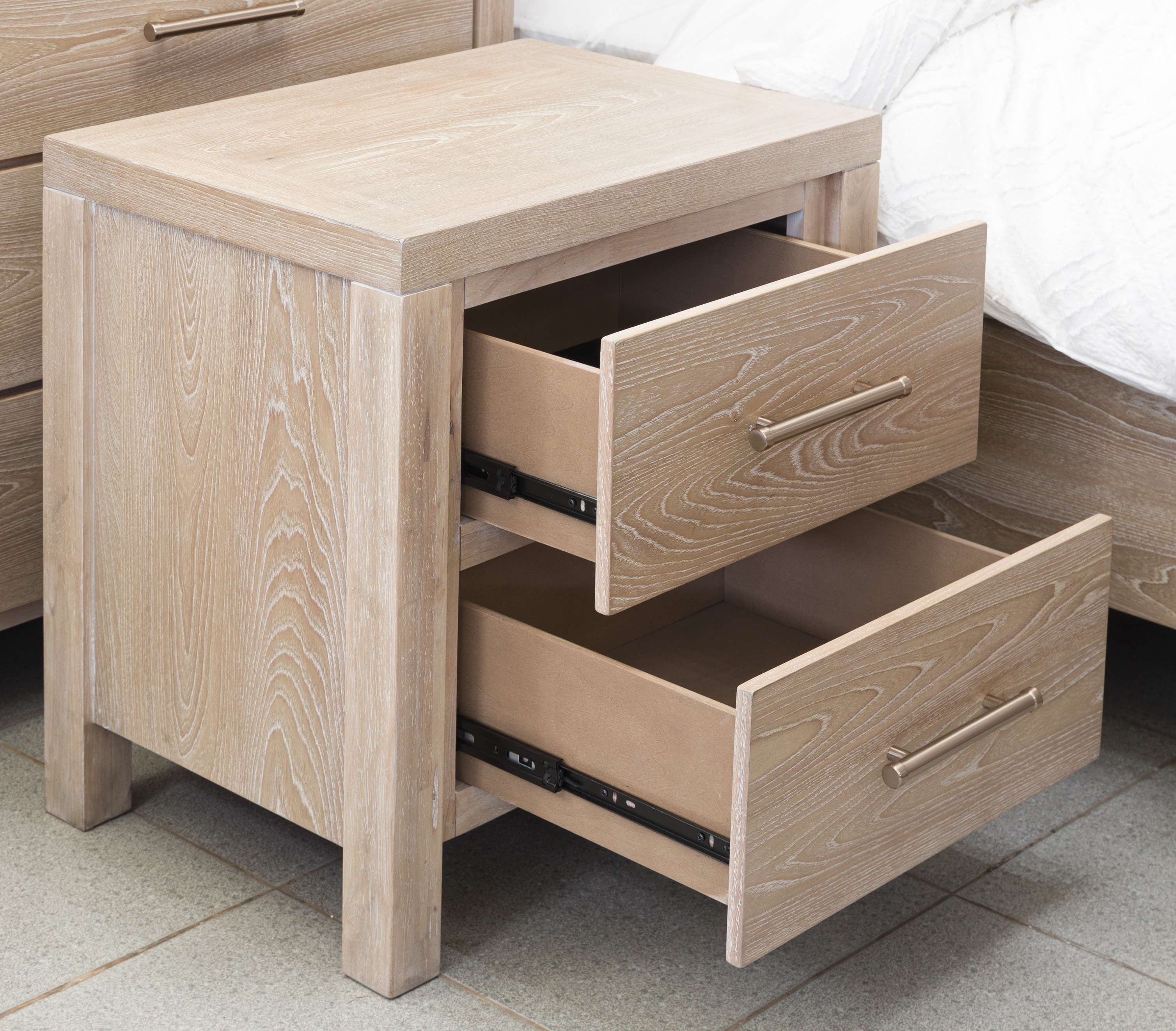 Yalinton King Night Stand