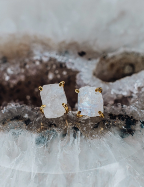LINDEZA Moonstone Stud Earrings