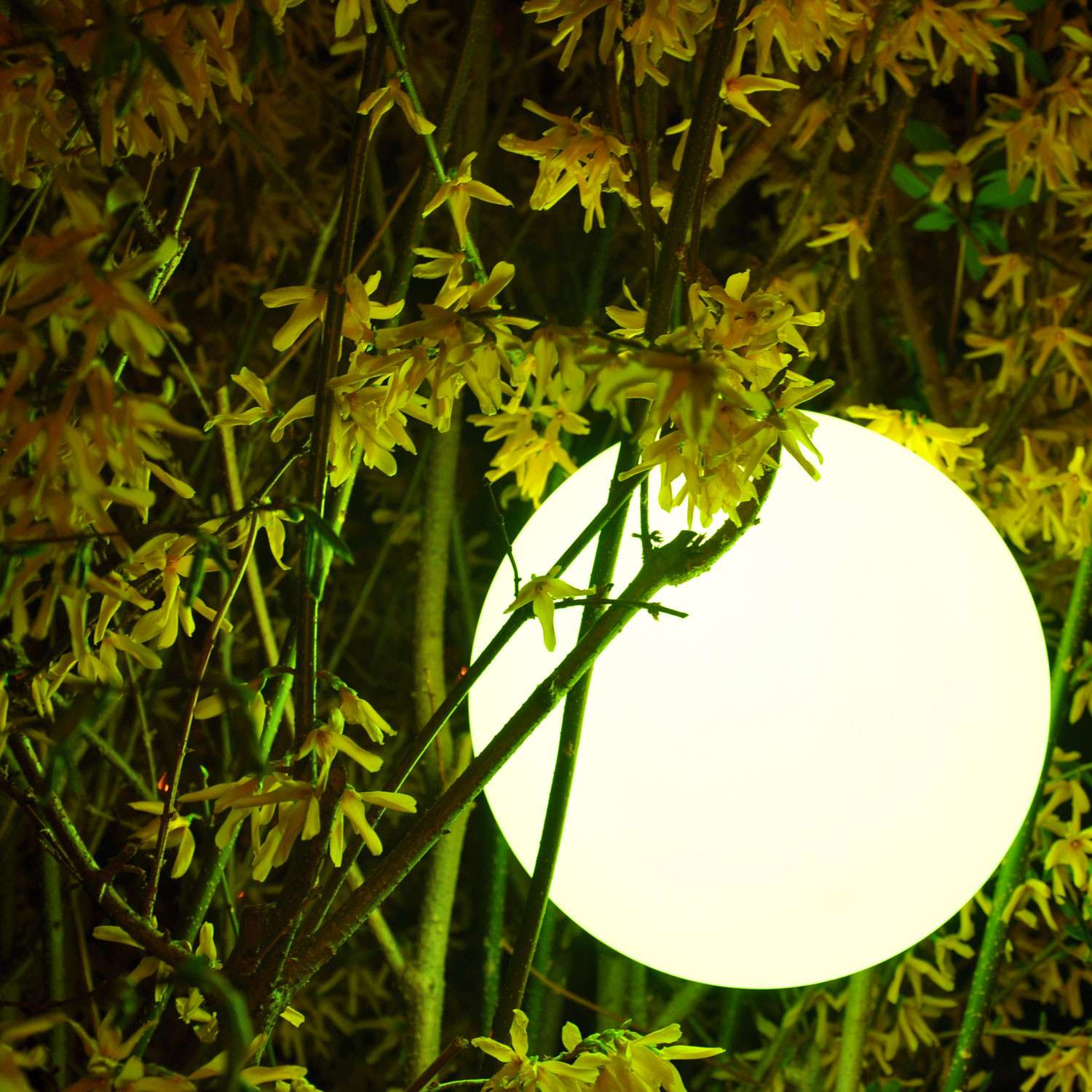 كرة اضاءة ليد متعددة الالوان 25 سم